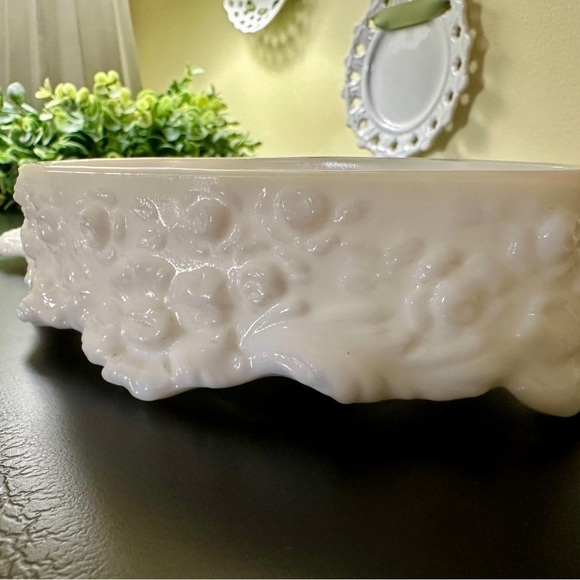 FOSTORIA, JENNY LIND, PRESSED, MILK GLASS, CAMEO, PIN BOX WITH LID. main image 14